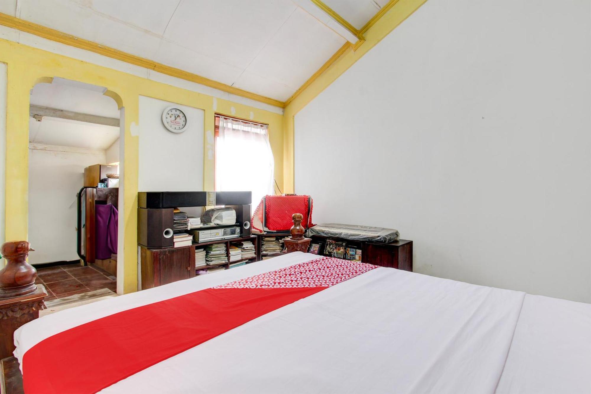 Oyo 94000 Omah Citra Genia Homestay Ngaglik Kültér fotó