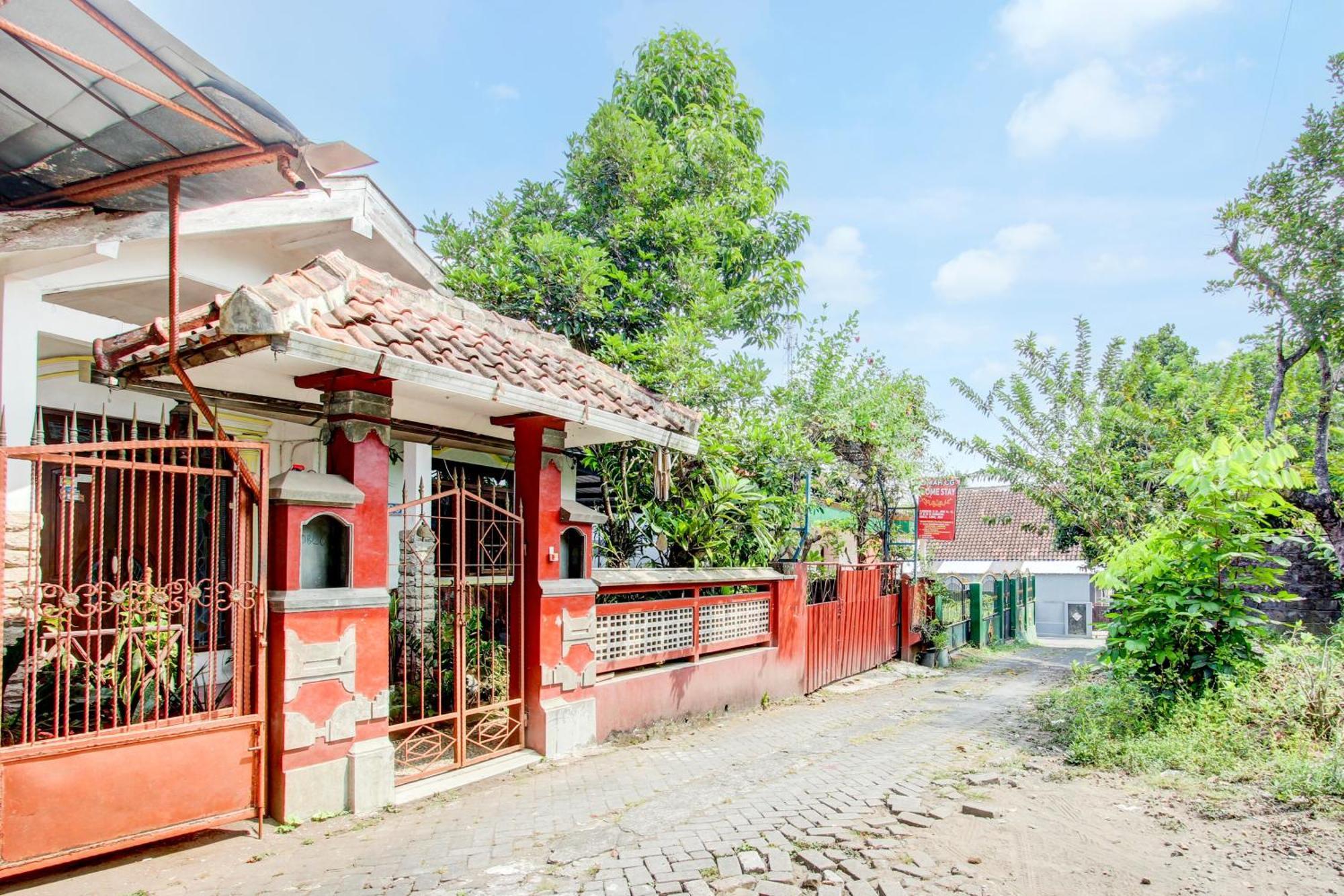 Oyo 94000 Omah Citra Genia Homestay Ngaglik Kültér fotó